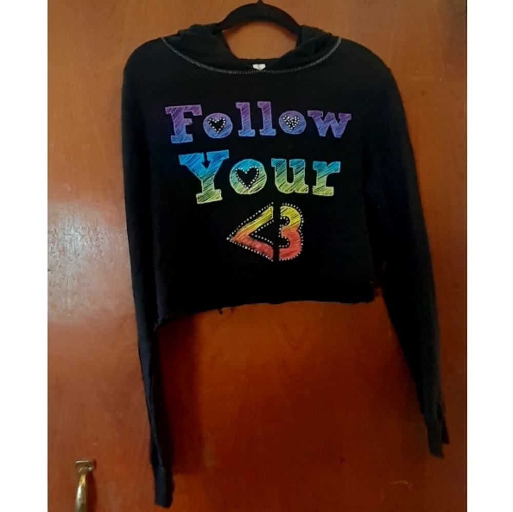 Black crop hoodie